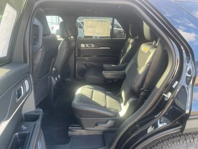 New 2026 Agate Black Metallic Ford Tremor® image 25