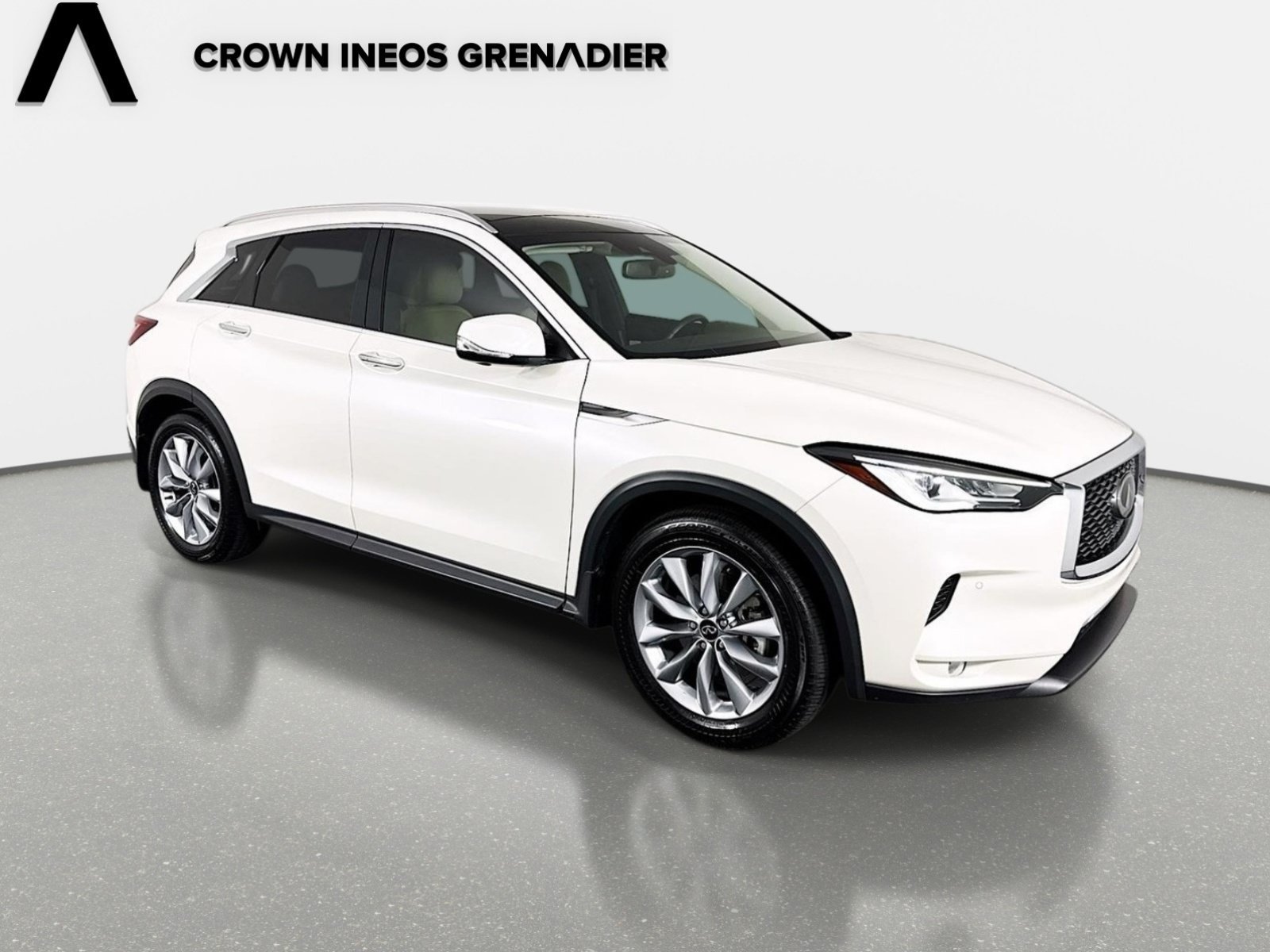 Used 2022 Majestic White INFINITI ESSENTIAL image 3