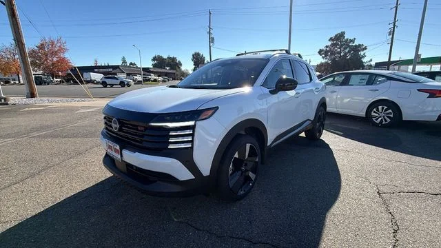 2026 Nissan Kicks 2.0 SR AWD's photo