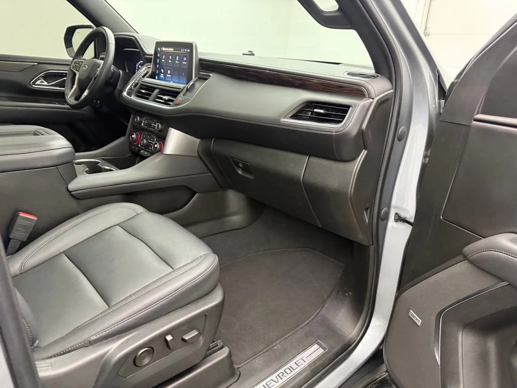 Used 2023 Gray Chevrolet Z71 image 40