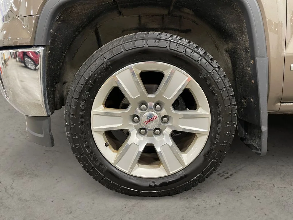Used 2015 Bronze Alloy Metallic GMC SLT image 14