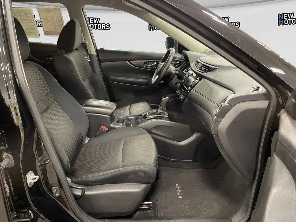 Used 2018 Magnetic Black Nissan SV image 15
