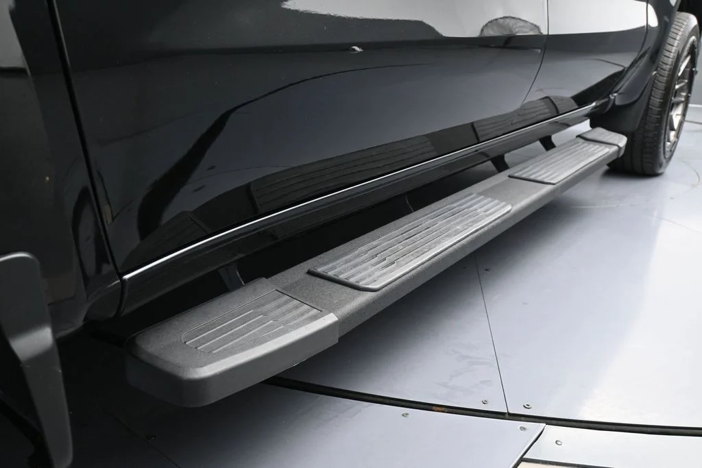Used 2022 Black Chevrolet Custom image 27