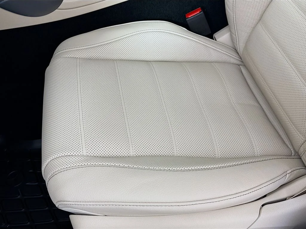 New 2026 MANUFAKTUR Moonlight White Metallic Mercedes-Benz GLE 450 image 21
