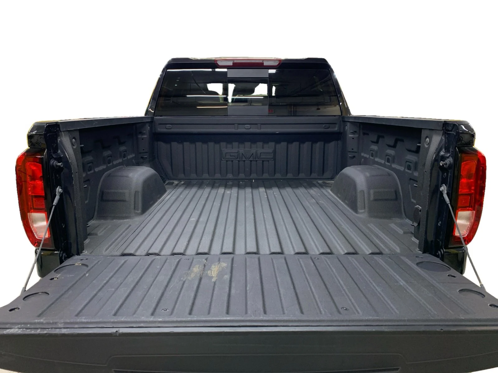 Used 2025 TITANIUM RUSH METALLIC GMC Elevation image 19