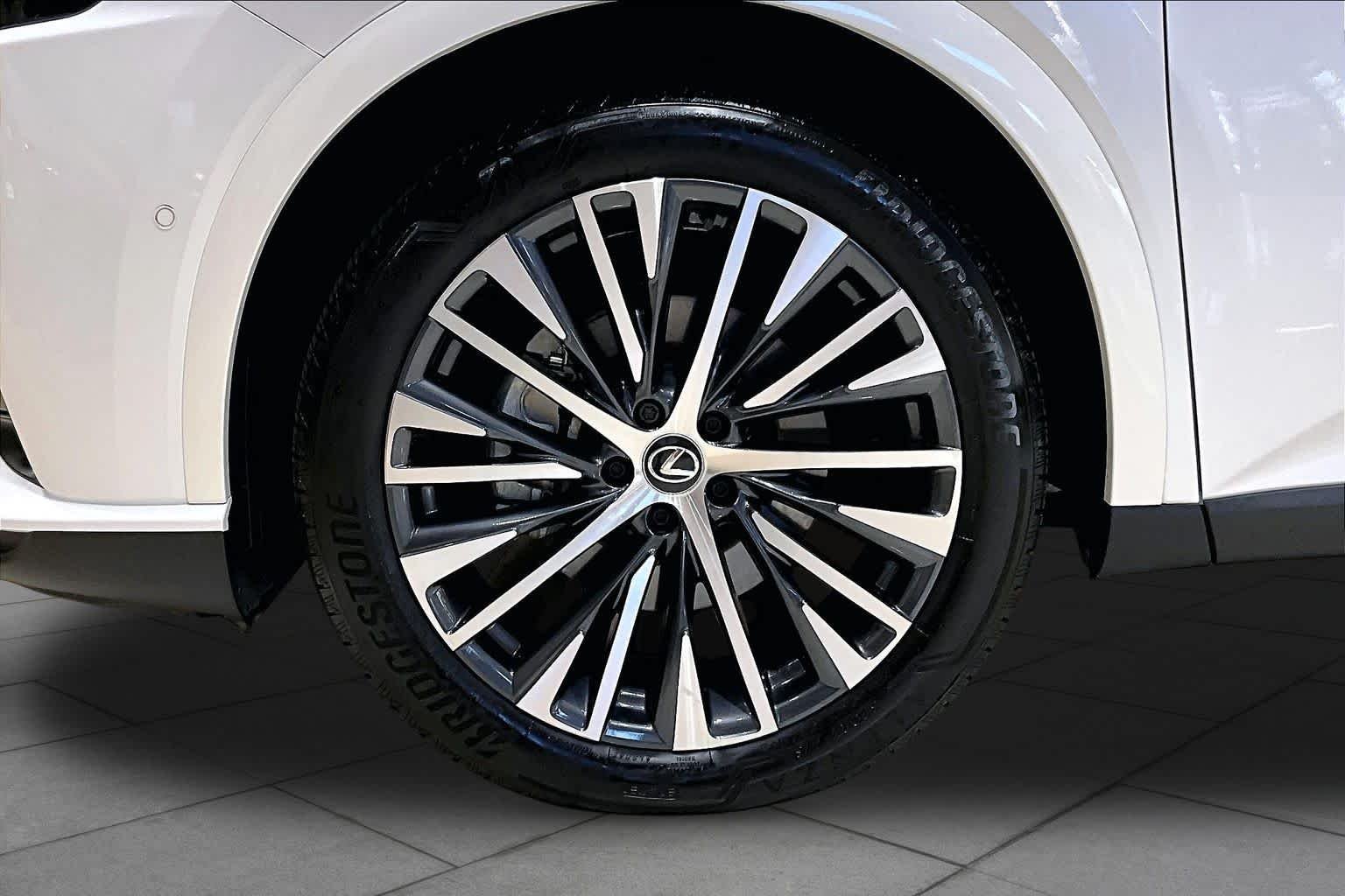 Certified Used 2025 Eminent White Pearl Lexus Premium Plus image 10
