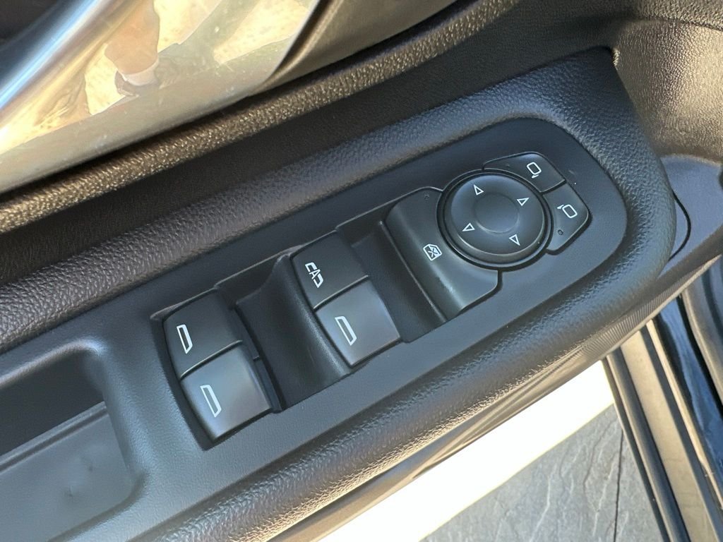 Used 2019 Black GMC SLE image 9