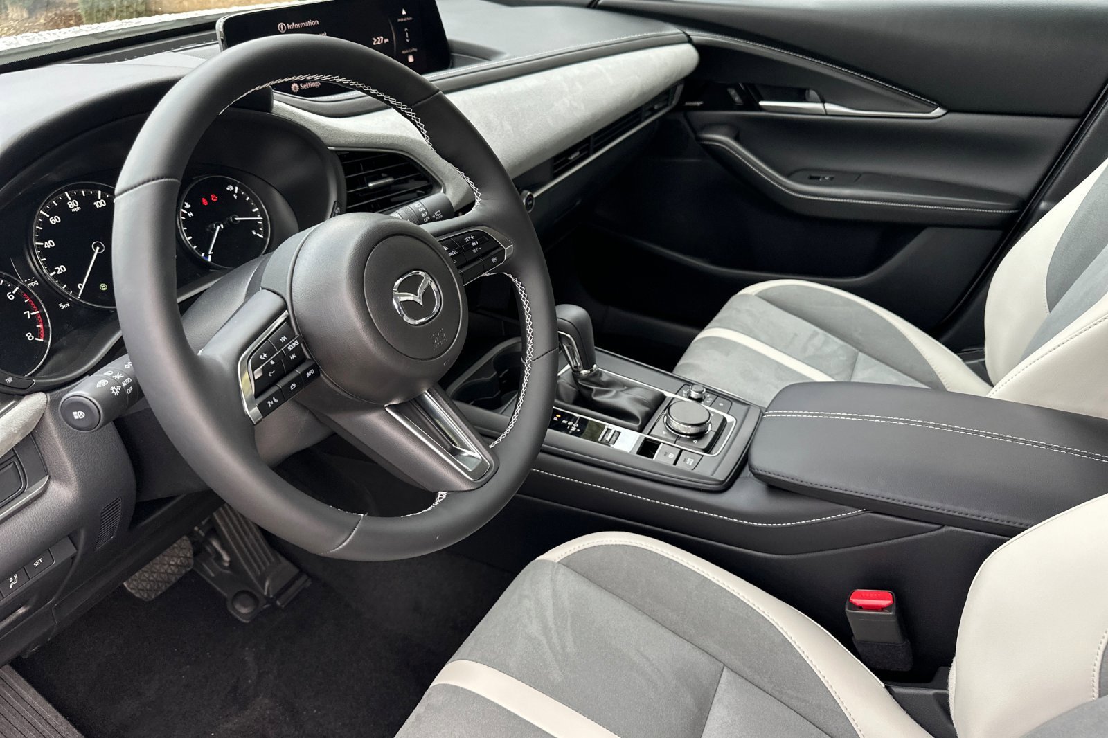 New 2026 SNOWFLAKE WHITE PEARL MAZDA 2.5 Turbo Aire Edition image 10
