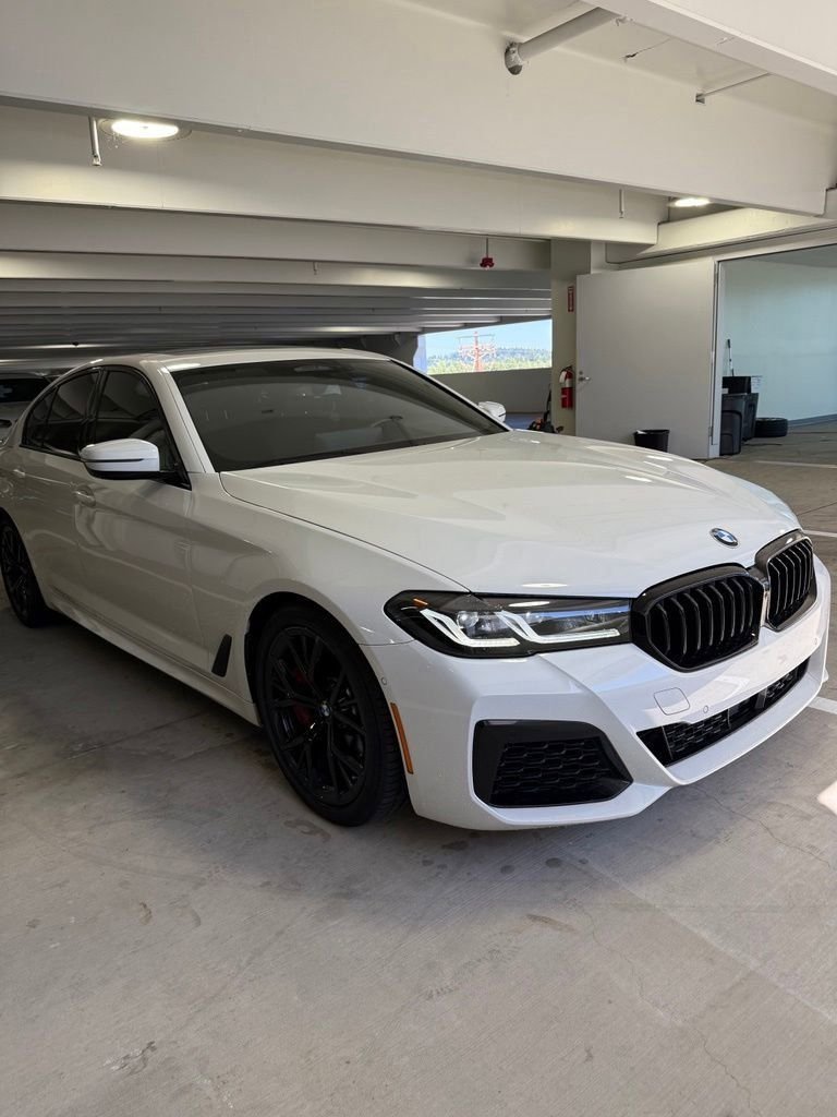Used 2023 Alpine White BMW M550i xDrive image 3