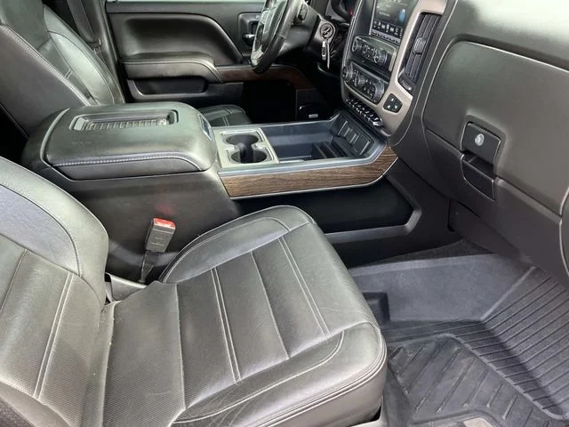 Used 2018 Silver GMC Denali image 23