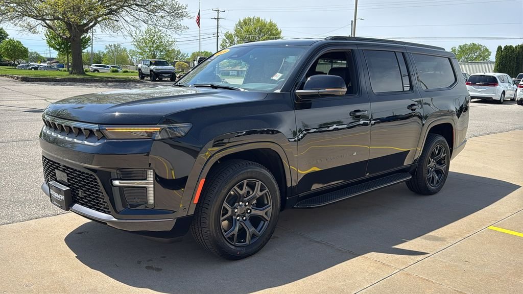 New 2026 High Gloss Black Exterior Paint Jeep Limited Altitude image 5