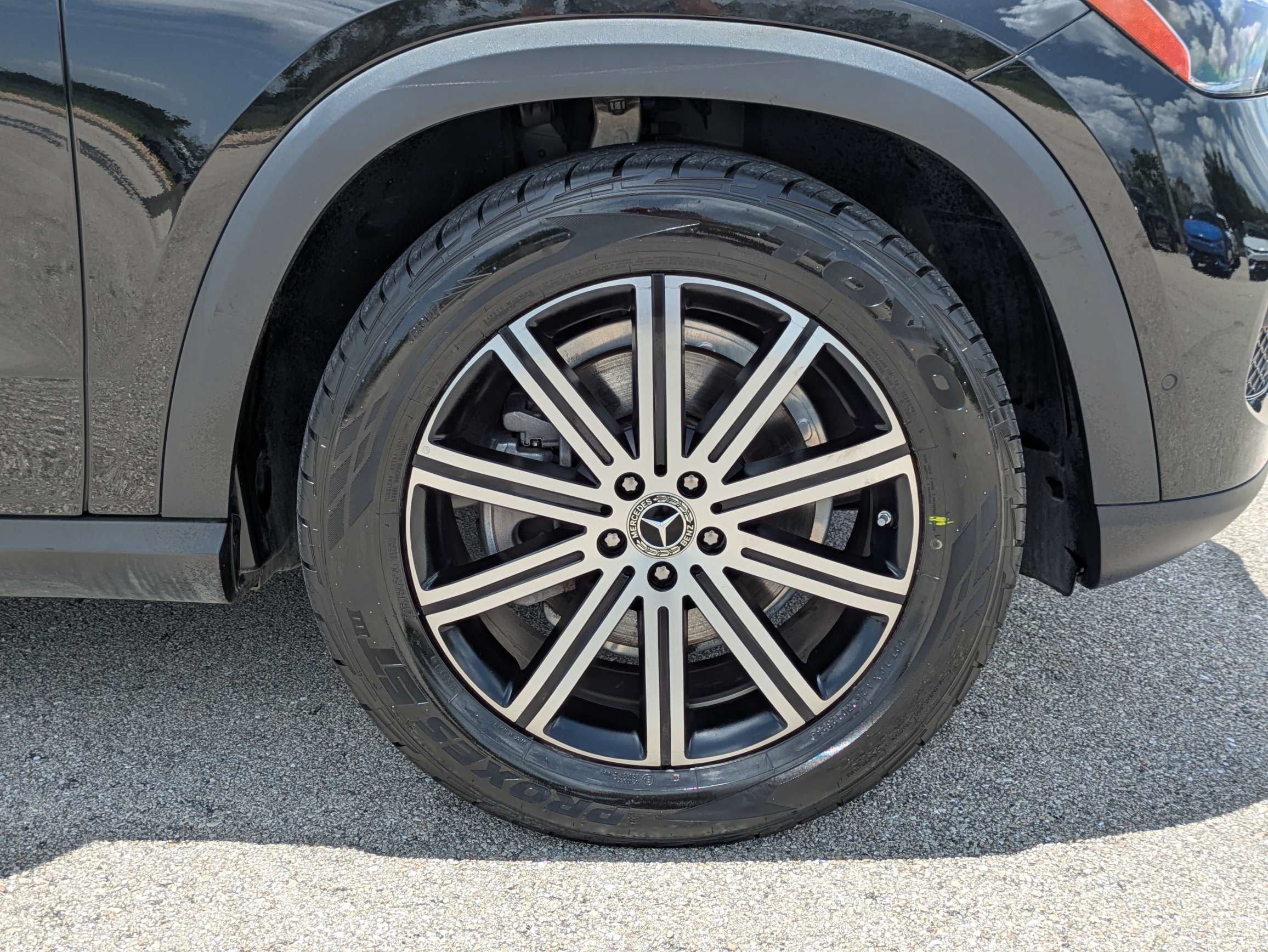 Used 2025 Obsidian Black Metallic Mercedes-Benz GLE 350 image 10