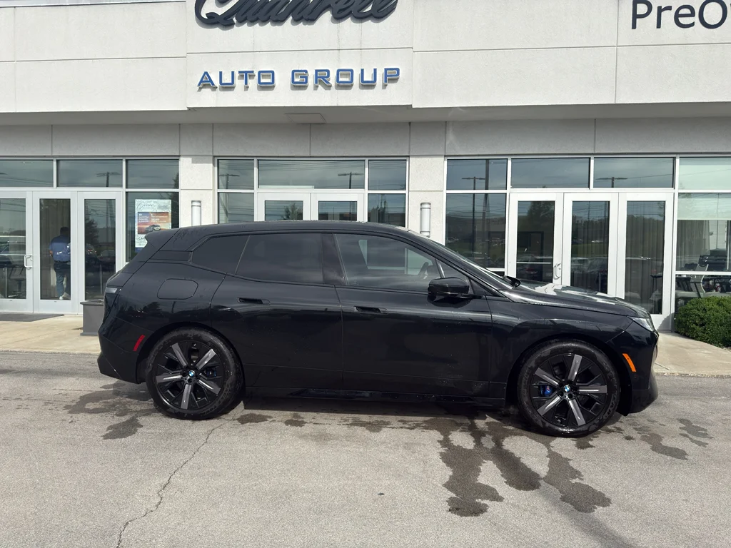 Used 2024 Black Sapphire Metallic BMW M60 image 2