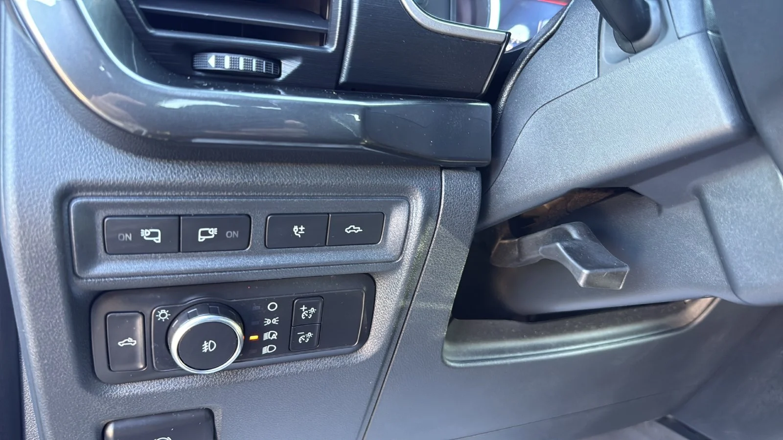 Used 2021 White Ford XLT image 12