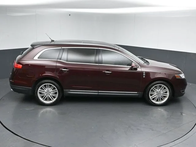 Used 2019 Burgundy Velvet Metallic Tinted Clearcoat Lincoln Reserve image 53