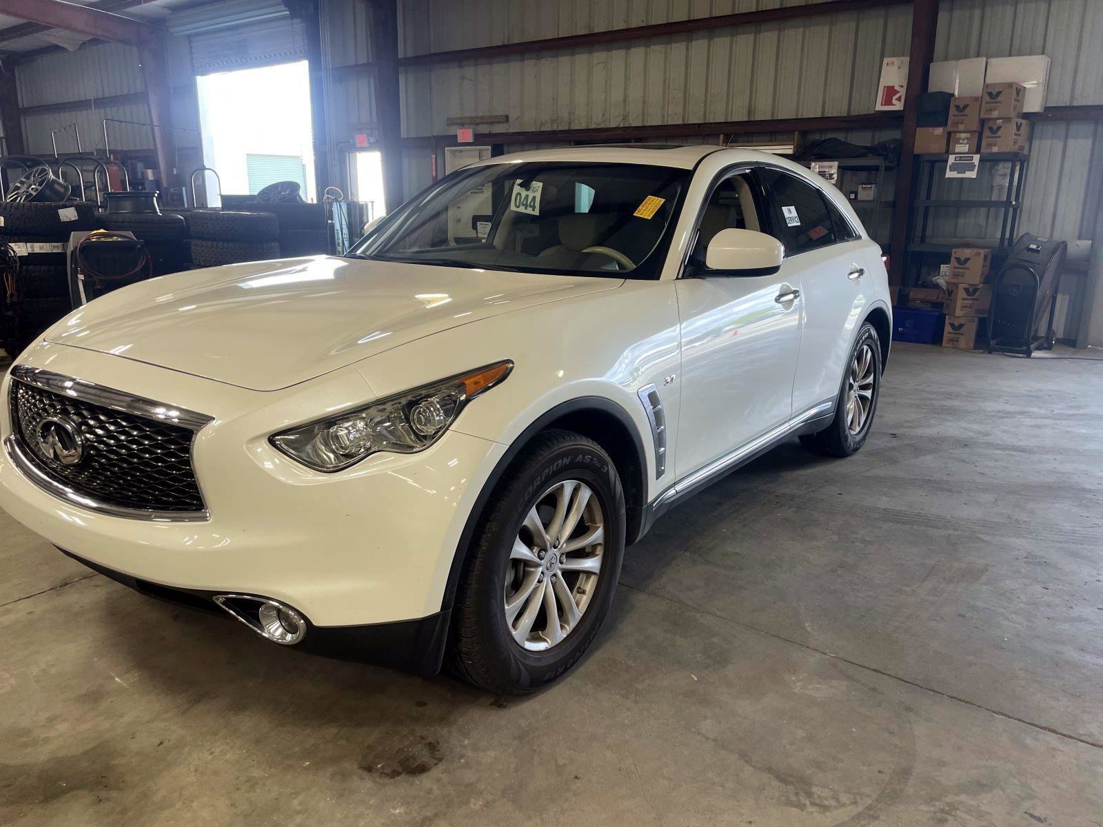 Majestic White 2017 INFINITI QX70 RWD SUV / Crossover Rear-Wheel Drive