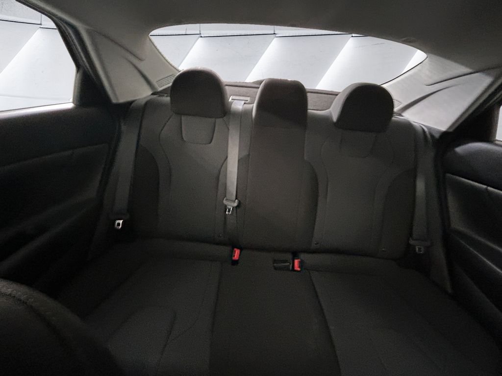 Used 2022 Gray Hyundai SE image 18