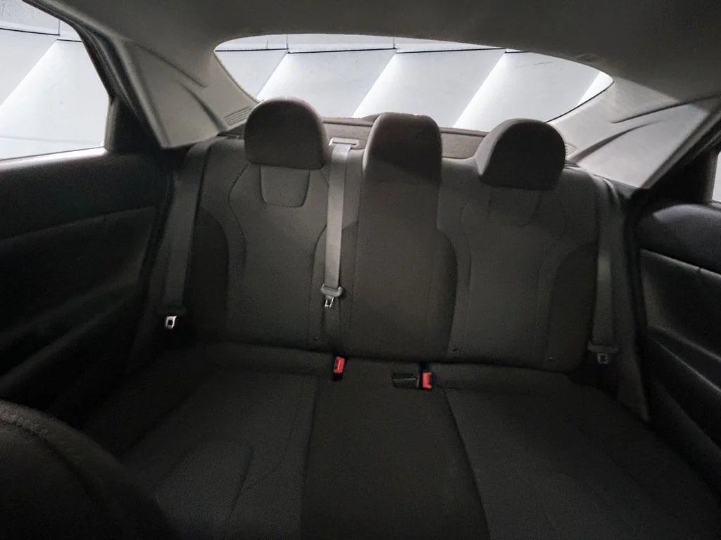 Used 2022 Gray Hyundai SE image 18