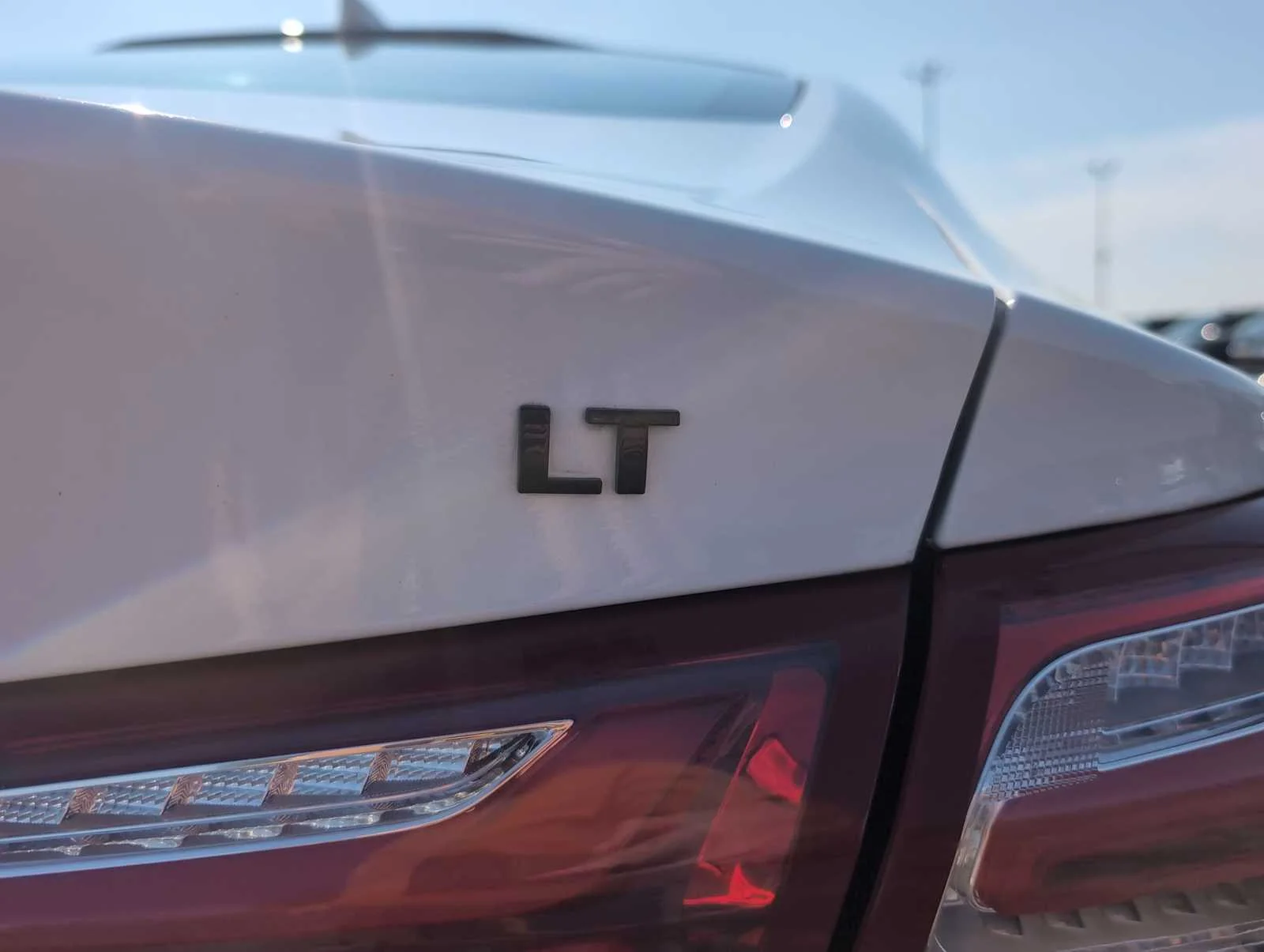 Used 2024 Summit White Chevrolet 1LT image 30
