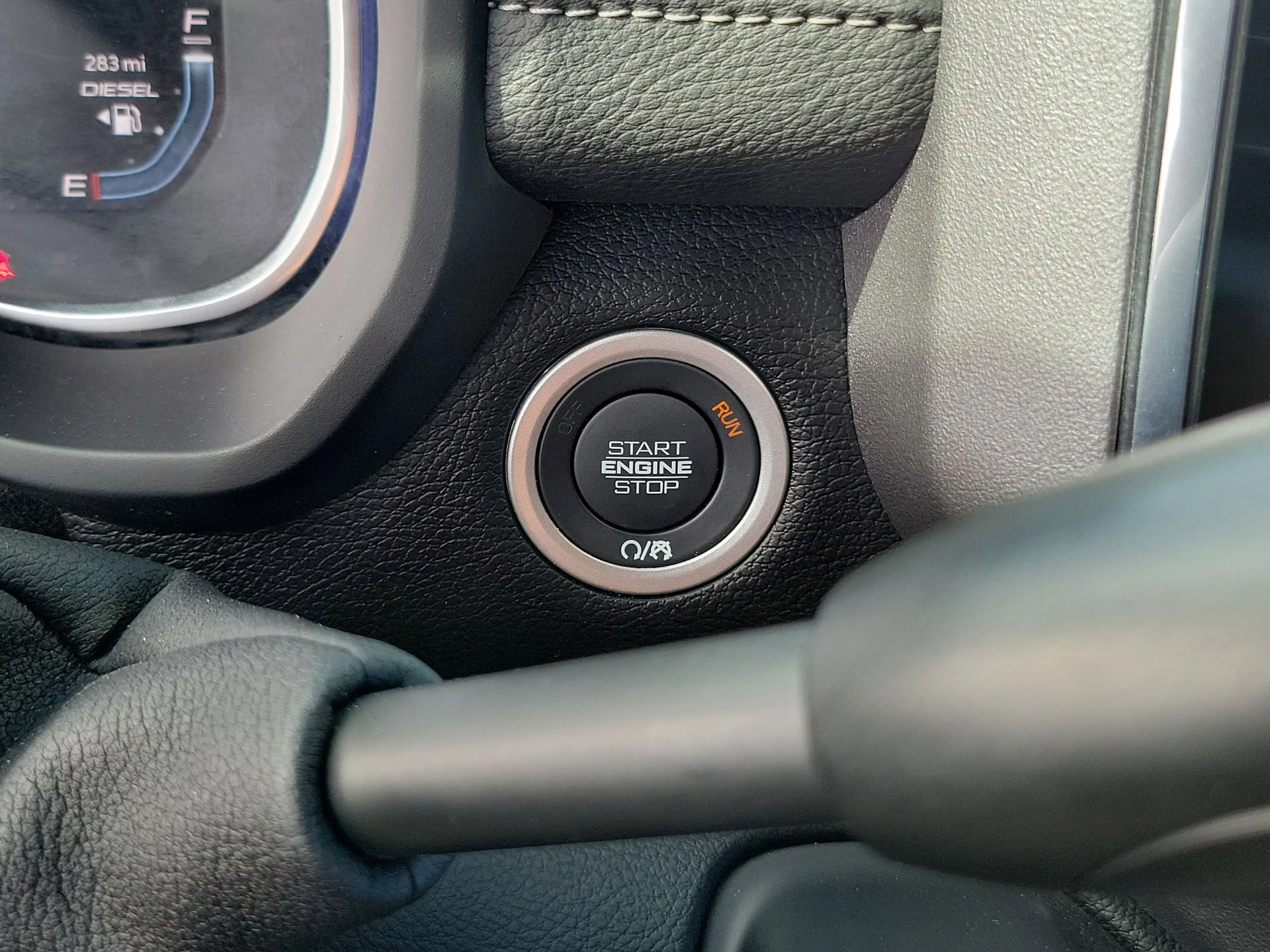 Used 2025 White Ram Laramie image 13