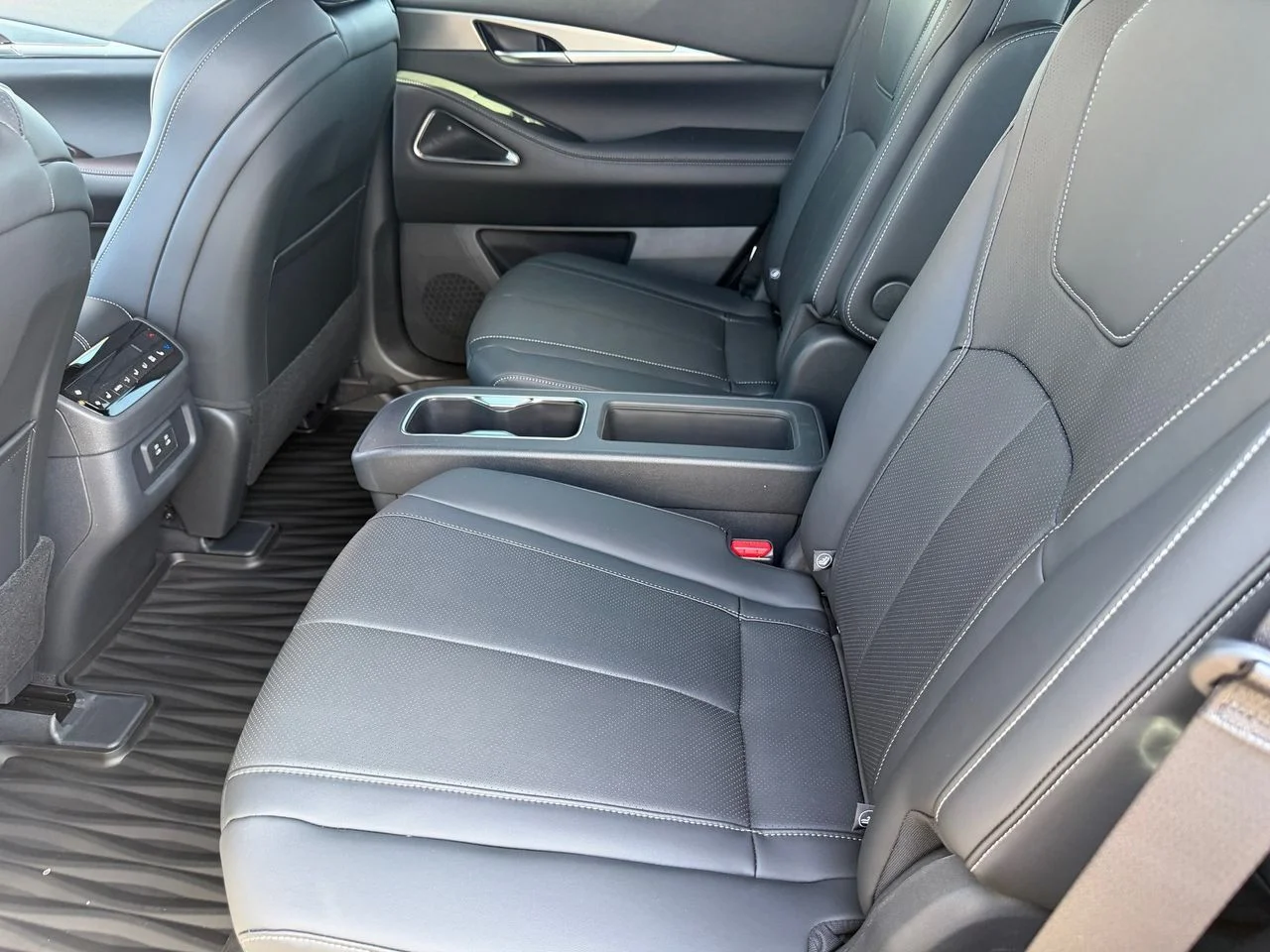 New 2027 HARBOR GRAY INFINITI Sport AWD image 25