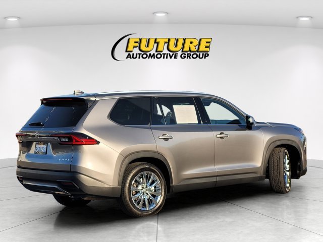 Used 2025  Toyota Platinum image 4
