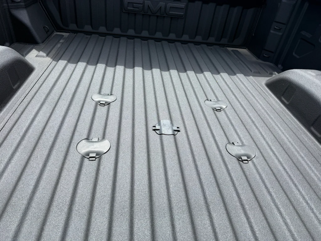 Used 2025 Sterling Metallic GMC Denali image 4