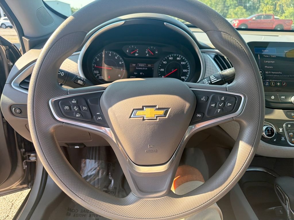 Used 2025 Gray Chevrolet LT image 17