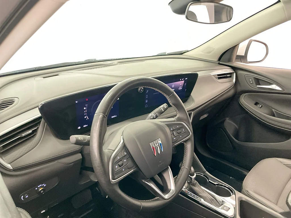 Used 2024 WHITE Buick Preferred image 10
