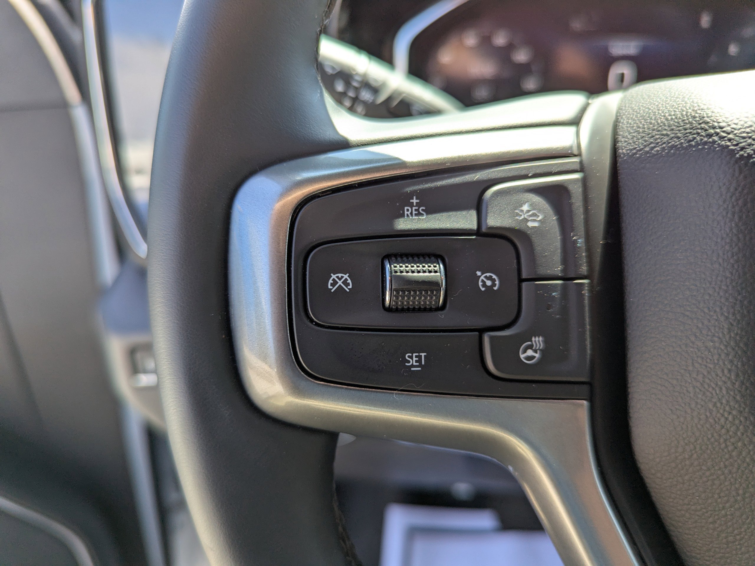 New 2025 Summit White Chevrolet LT image 13
