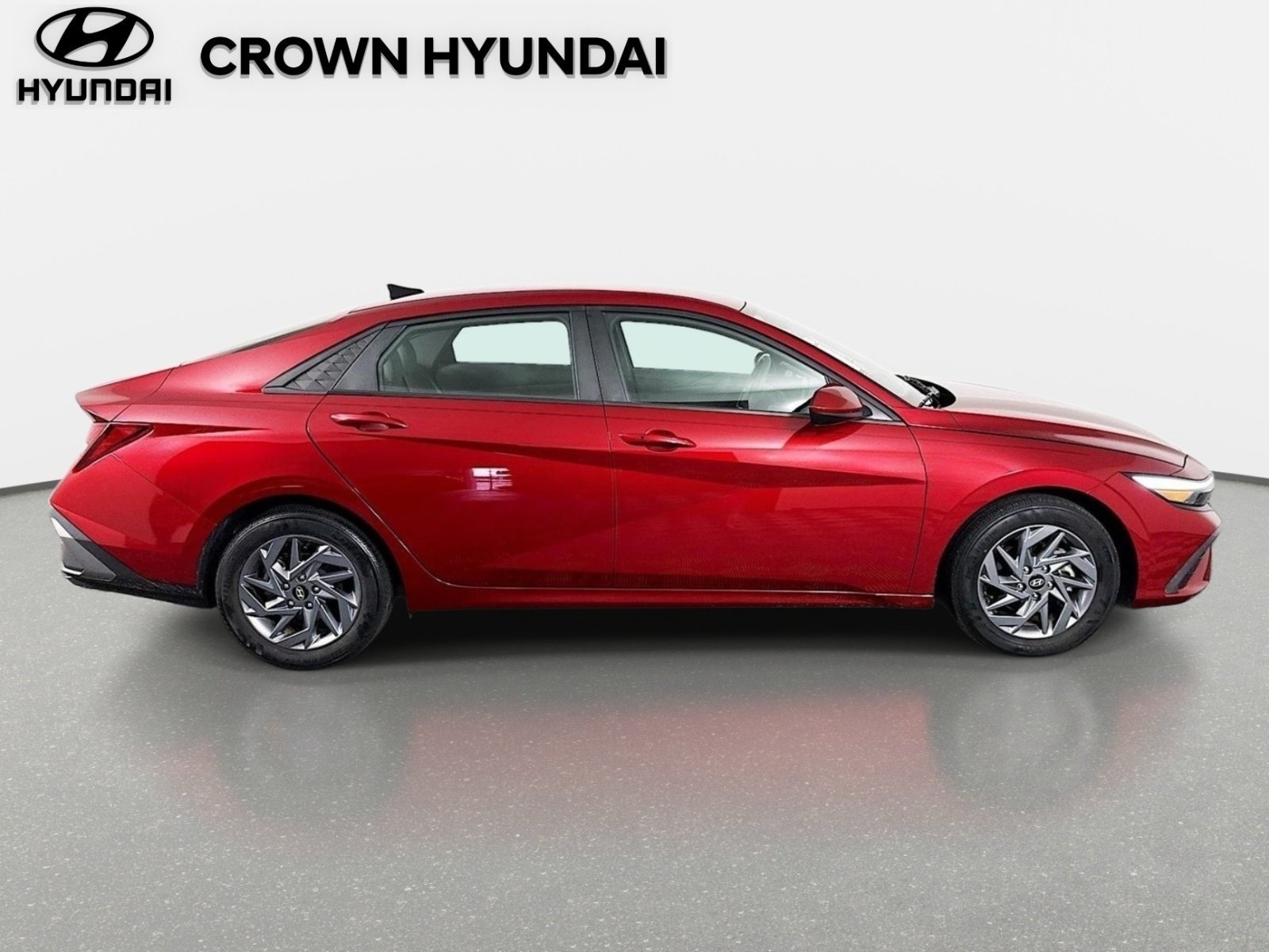 Used 2024 Ultimate Red Hyundai SEL image 4