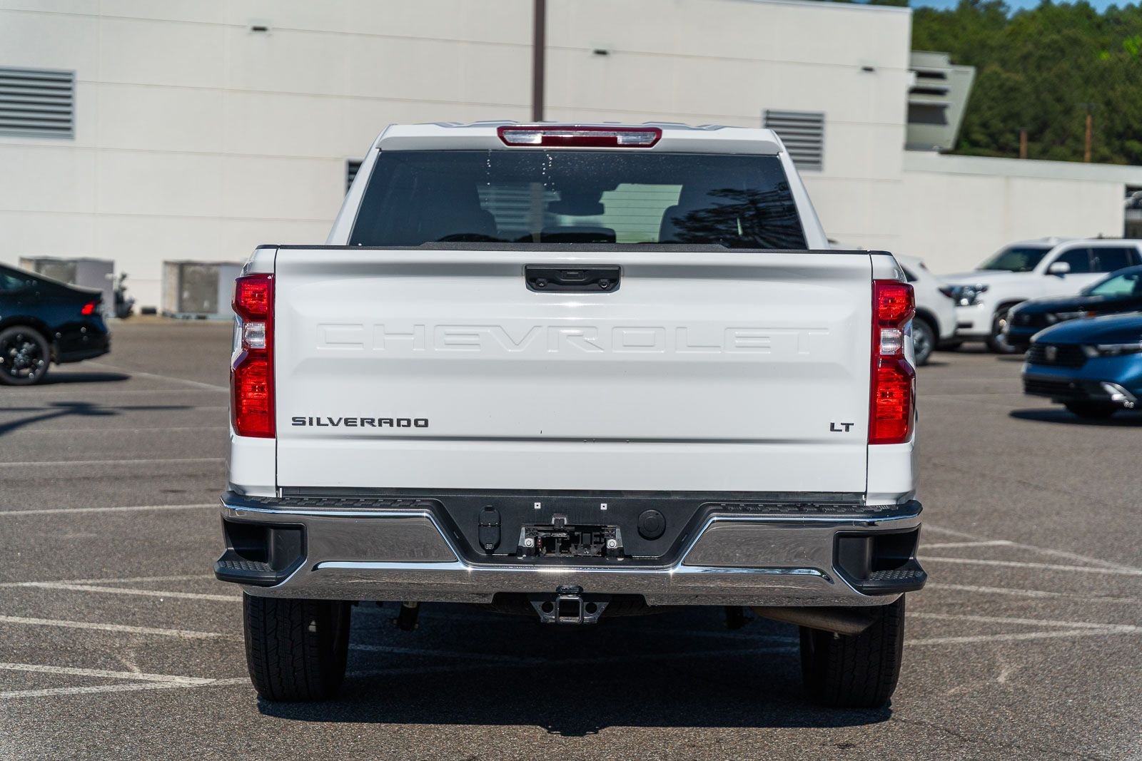 Used 2025 White Chevrolet LT image 6