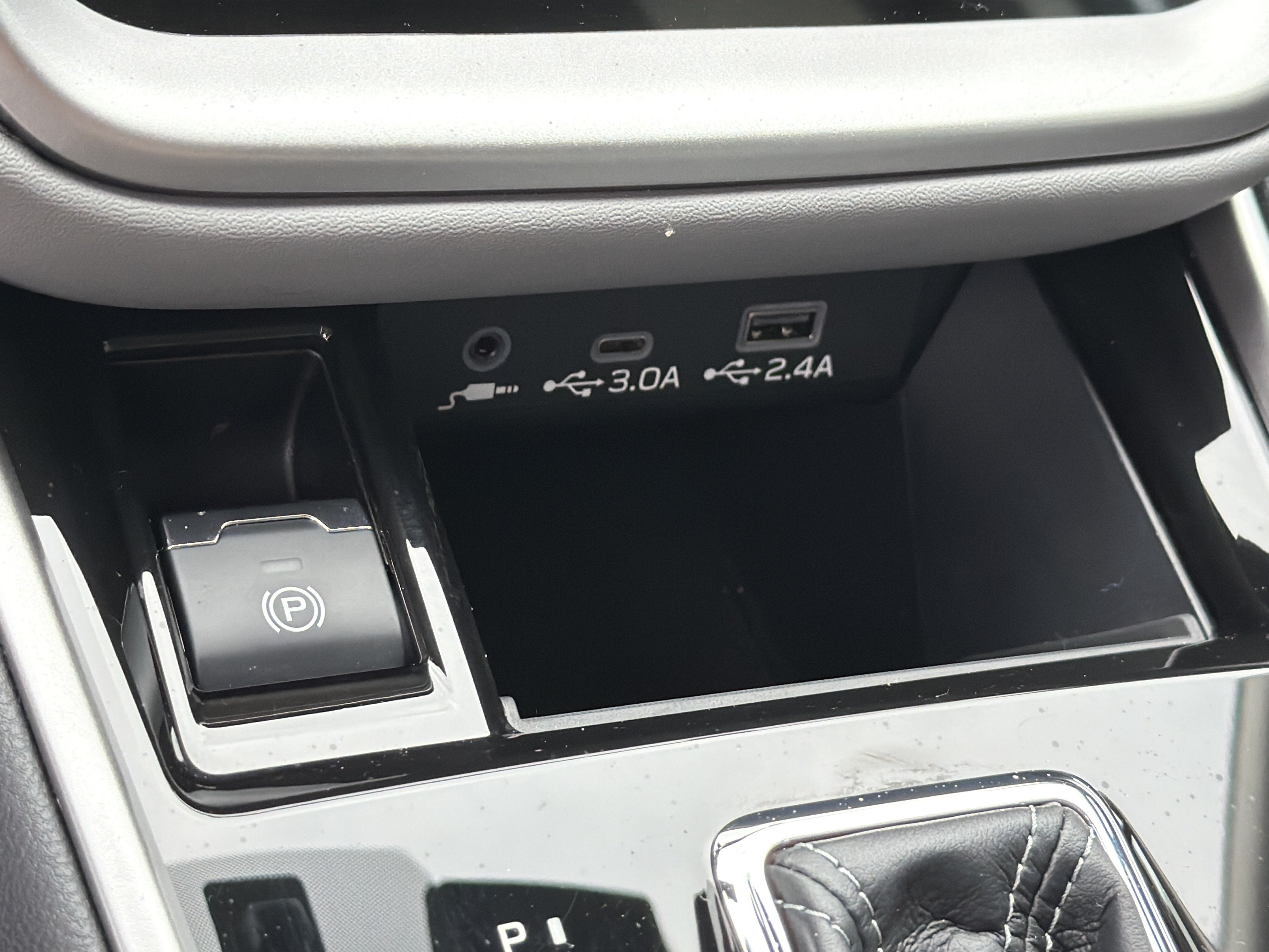 Certified Used 2025 Ice Silver Metallic Subaru Premium image 29