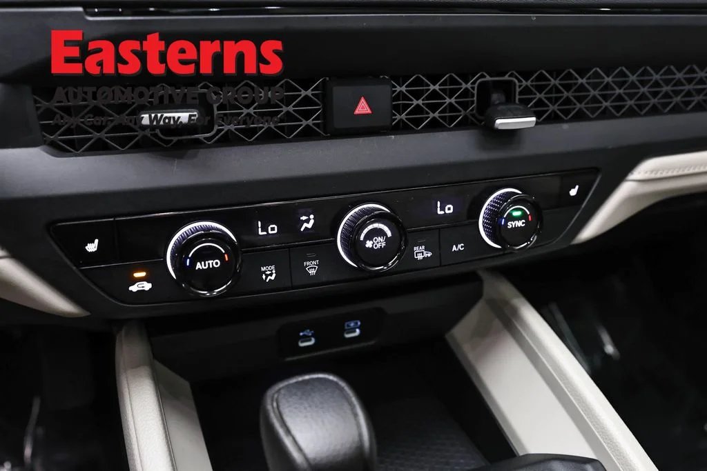 Used 2025 Red Honda SE image 19