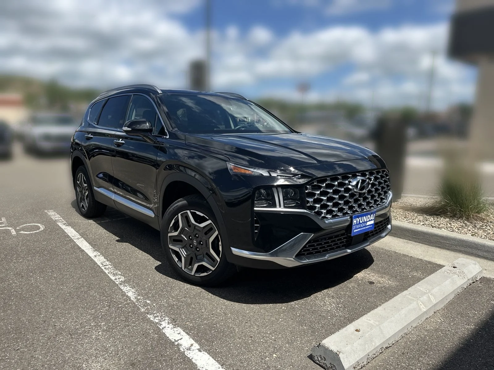 Used 2023 Black Hyundai Limited image 2