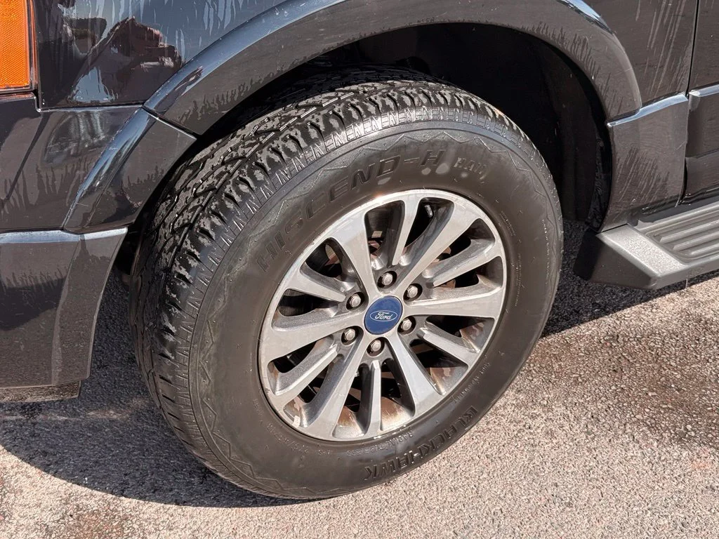 Used 2016 Shadow Black Ford XLT image 11