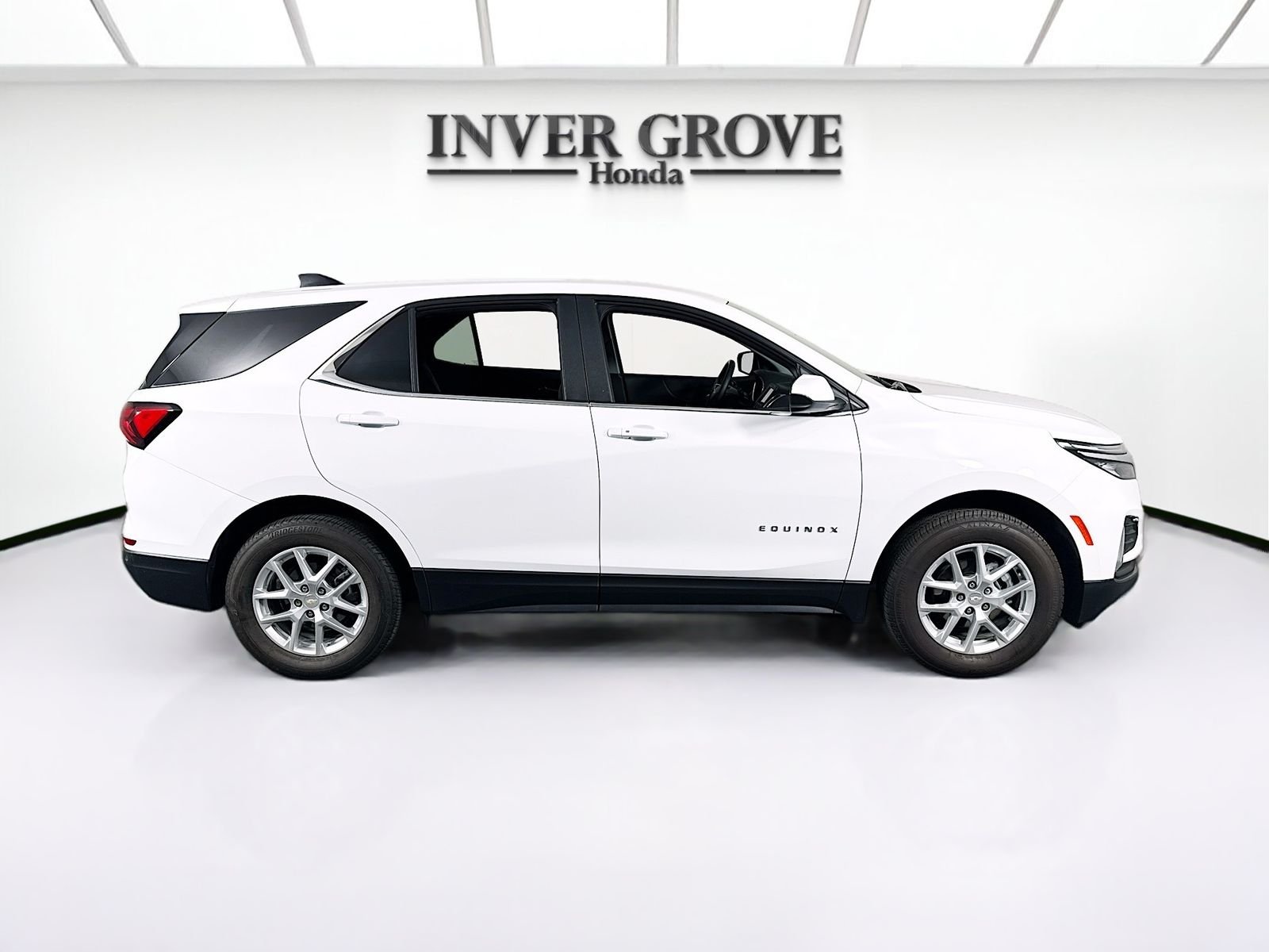Used 2023 Summit White Chevrolet LT image 4
