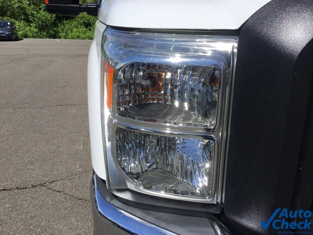 Used 2014 White Ford XL image 22