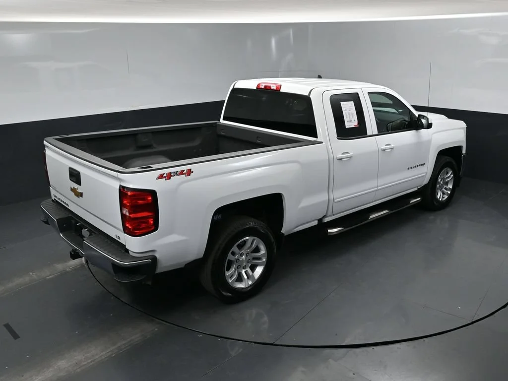 Used 2019 Summit White Chevrolet LT image 37