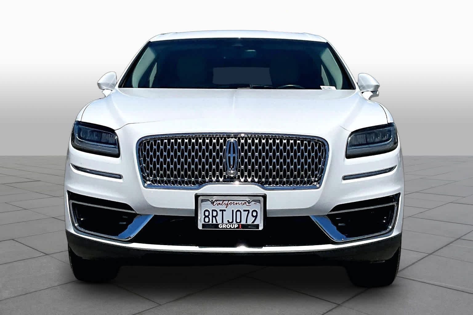 Used 2020 Pristine White Lincoln Standard image 3