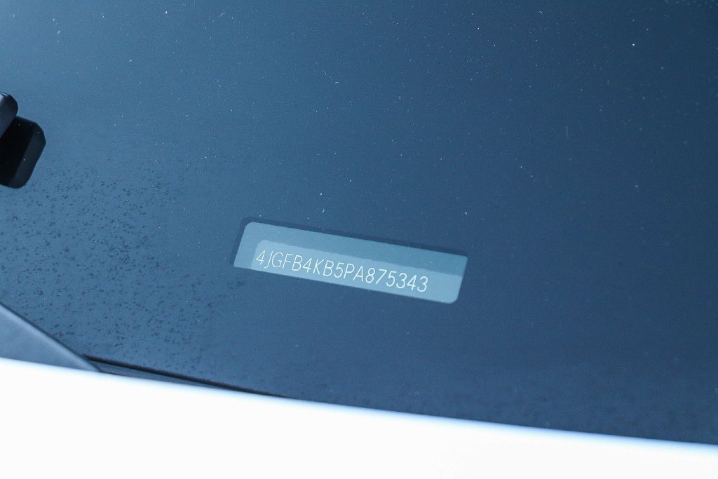 Used 2023 Polar White Mercedes-Benz GLE 350 image 31