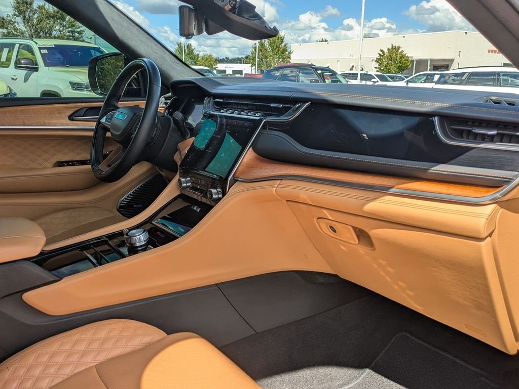 Used 2022 Black Jeep Summit image 26