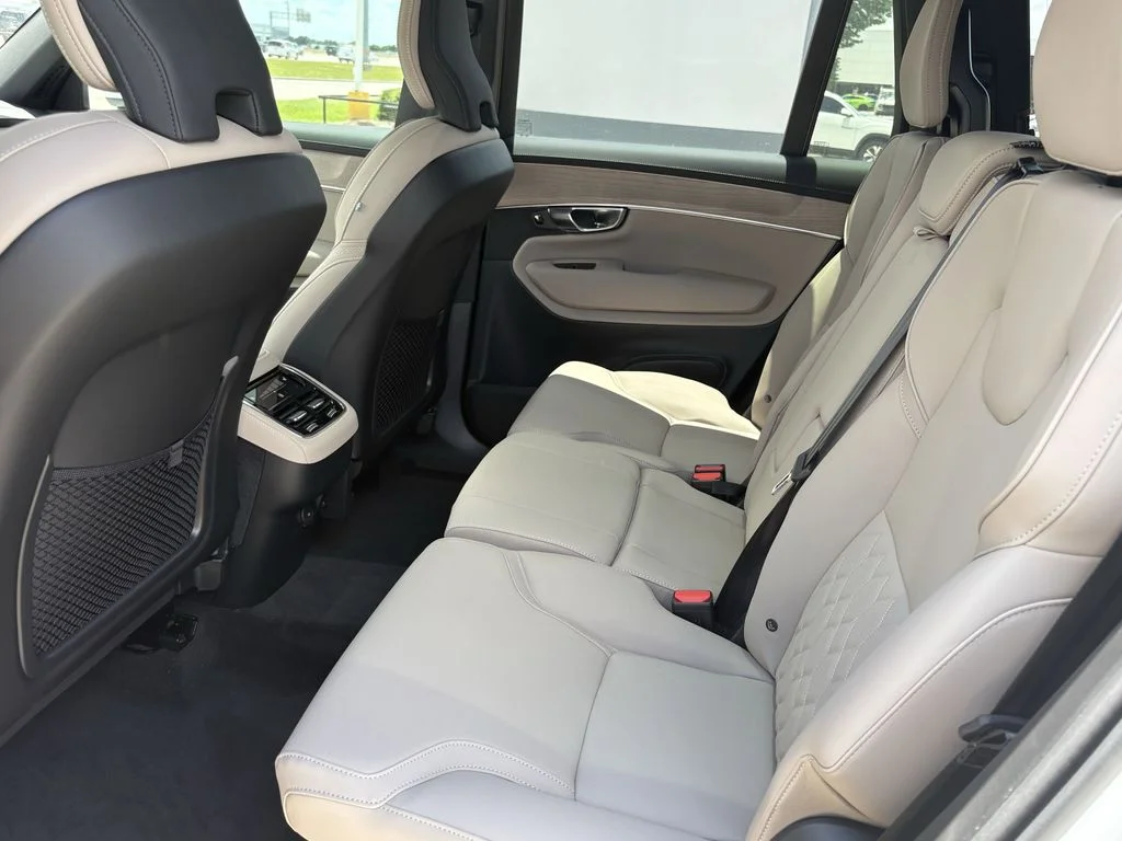 2026 Volvo XC90 Plus - Photo 23