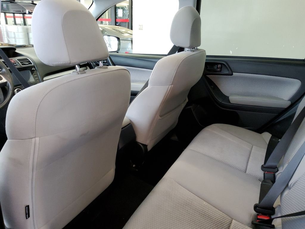 Used 2018 Gray Subaru 2.5i Premium image 19
