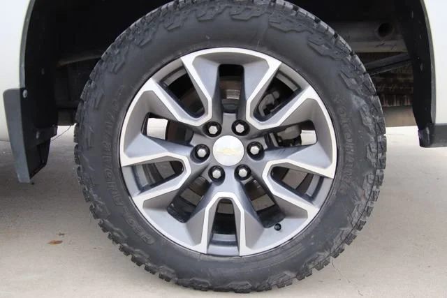 2020 Chevrolet Silverado 1500 LT - Photo 11