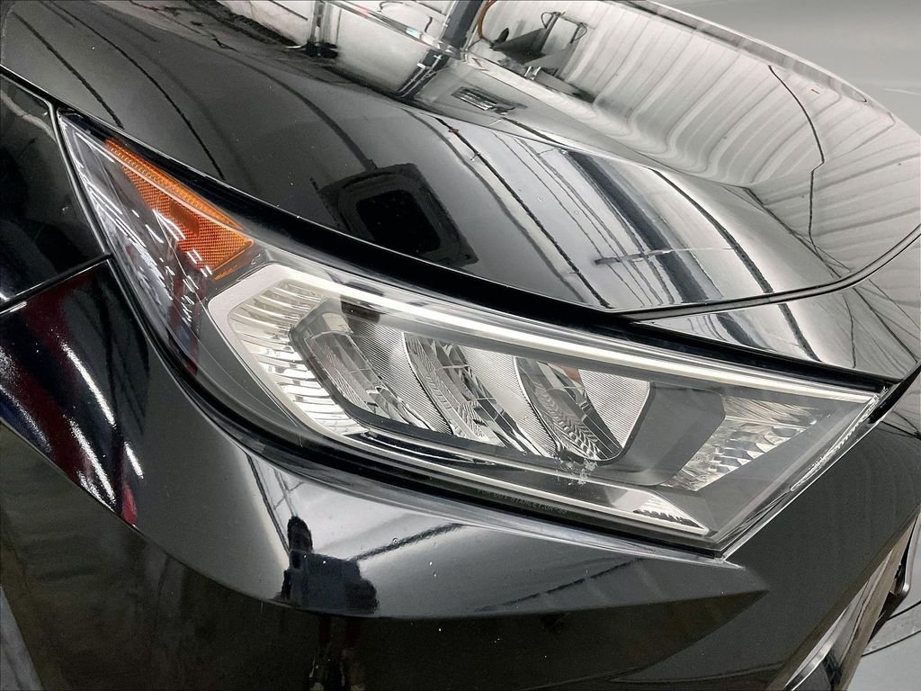 Used 2021 Black Toyota XLE image 33