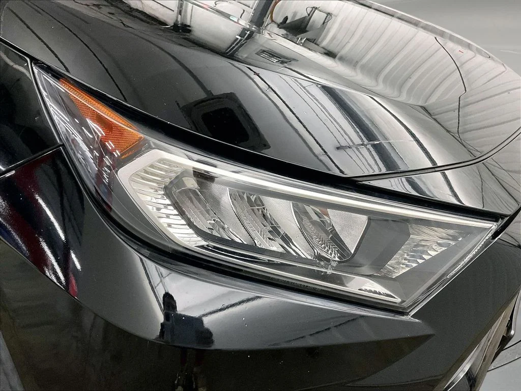 Used 2021 Black Toyota XLE image 33