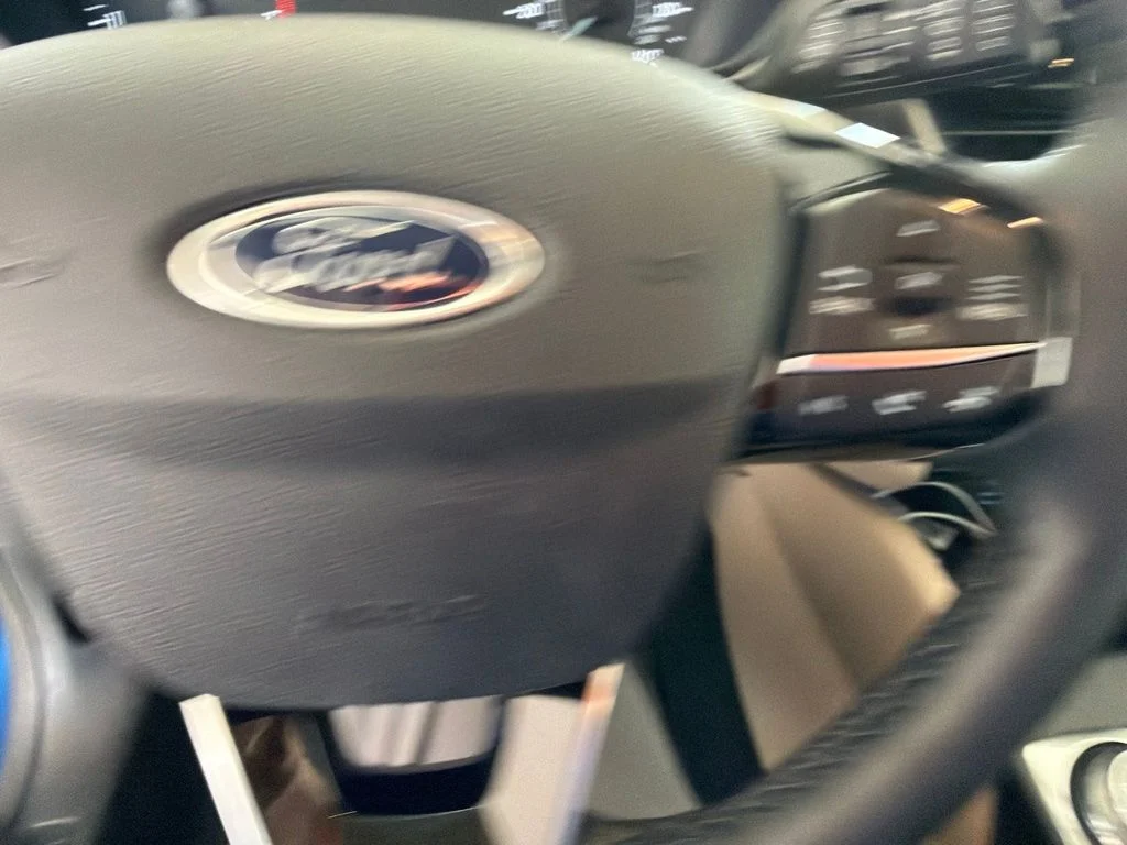 Used 2022 Blue Ford SEL image 18