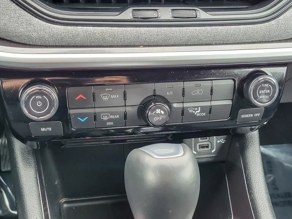 Used 2024 Black Jeep Latitude image 15