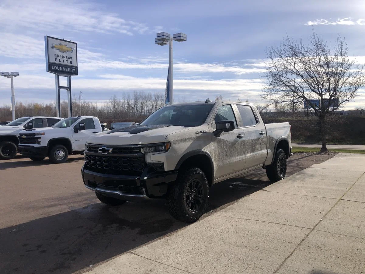 Used 2026 White Chevrolet 4WD Crew Cab 147" ZR2 image 4